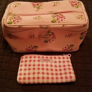 NEW - MAKE UP BAGS